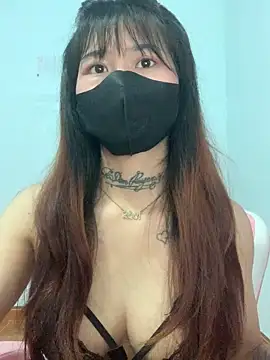 Lilyy18 online show from 05/03/26, 03:11