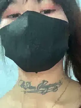 Lilyy18 online show from 05/05/26, 02:36