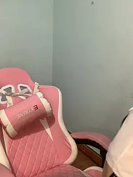 Lilyy18 online show from 05/22/26, 02:15