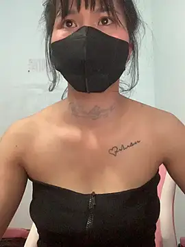 Lilyy18 online show from 05/14/26, 09:17
