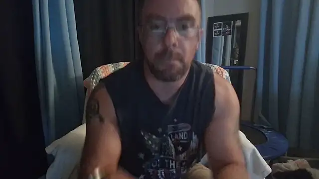 Snapshot of BWCMarineMark chatting on 07/11/26, 05:52 BWCMarineMark online show from 07/11/26, 05:52