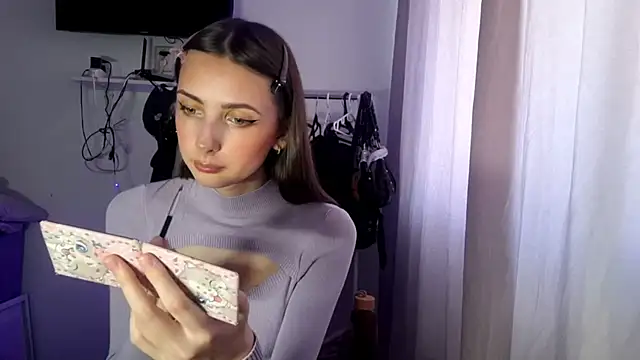 MiaNoir  online show from 04/30/26, 09:27