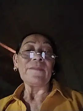 Snapshot of mouth22 chatting on 05/24/26, 01:49 mouth22 online show from 05/24/26, 01:49