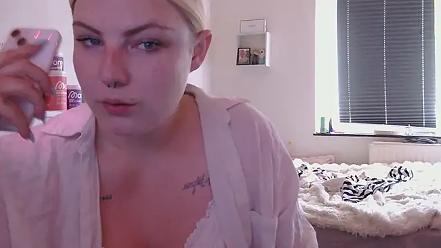 Snapshot of josi-420 chatting on 07/02/26, 12:22 josi-420 online show from 07/02/26, 12:22