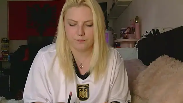 Snapshot of josi-420 chatting on 06/07/26, 01:38 josi-420 online show from 06/07/26, 01:38