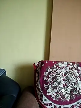 Snapshot of vanika2000 chatting on 06/02/26, 03:28 vanika2000 online show from 06/02/26, 03:28