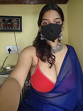 Snapshot of vanika2000 chatting on 07/18/26, 04:32 vanika2000 online show from 07/18/26, 04:32