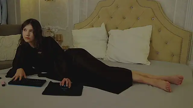 Snapshot of Aria_Alves chatting on 07/21/26, 03:35 Aria Alves online show from 07/21/26, 03:35
