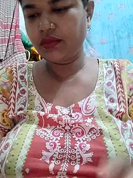 Snapshot of Gulapi_N chatting on 07/07/26, 12:20 Gulapi N online show from 07/07/26, 12:20