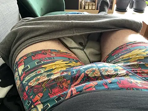 horny-bear89 online show from 04/26/26, 02:14