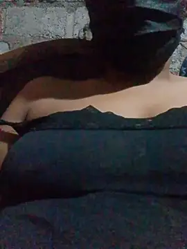 Snapshot of shashini97 chatting on 06/06/26, 05:29 shashini97 online show from 06/06/26, 05:29