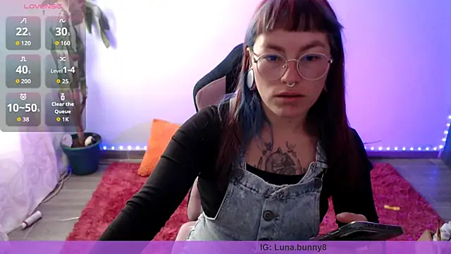 Snapshot of Nyxie8 chatting on 05/25/26, 08:07 Nyxie8 online show from 05/25/26, 08:07