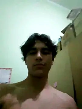 Snapshot of Sempai_Moon chatting on 06/10/26, 02:24 Sempai Moon online show from 06/10/26, 02:24