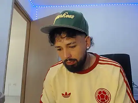 camilorestrepo77 online show from 06/11/26, 04:26