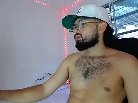 camilorestrepo77 online show from 05/23/26, 07:24