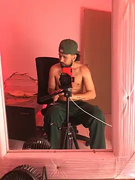 camilorestrepo77 online show from 05/20/26, 01:02