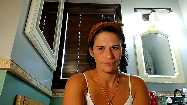 Vanessa Valentine online show from 05/18/26, 03:06