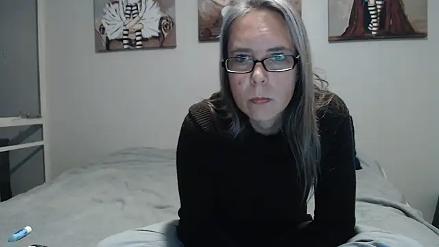 Snapshot of blondiesin50 chatting on 06/21/26, 04:40 blondiesin50 online show from 06/21/26, 04:40