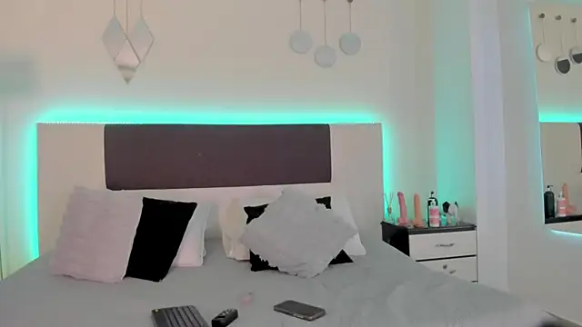 Sky Loren online show from 05/23/26, 02:32
