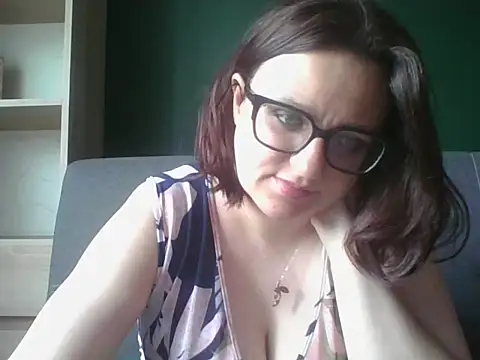 sensual paris online show from 05/04/26, 05:33
