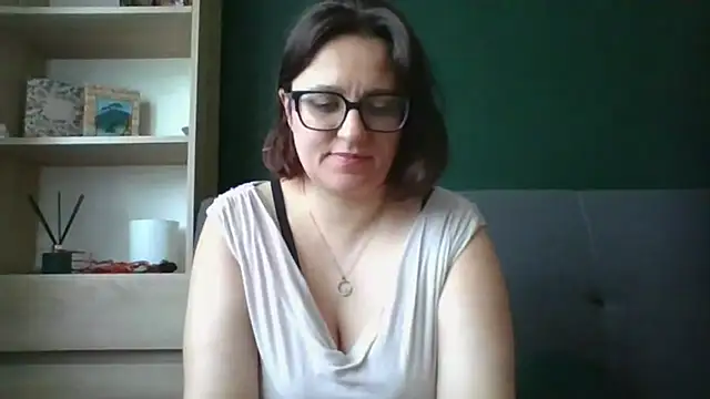 Snapshot of sensual_paris chatting on 07/13/26, 05:29 sensual paris online show from 07/13/26, 05:29