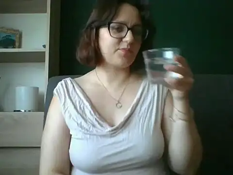 Snapshot of sensual_paris chatting on 07/03/26, 05:25 sensual paris online show from 07/03/26, 05:25
