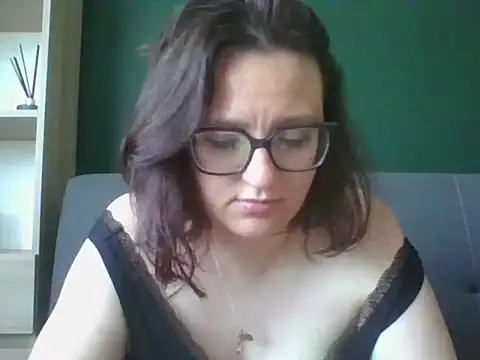 sensual paris online show from 05/26/26, 05:27