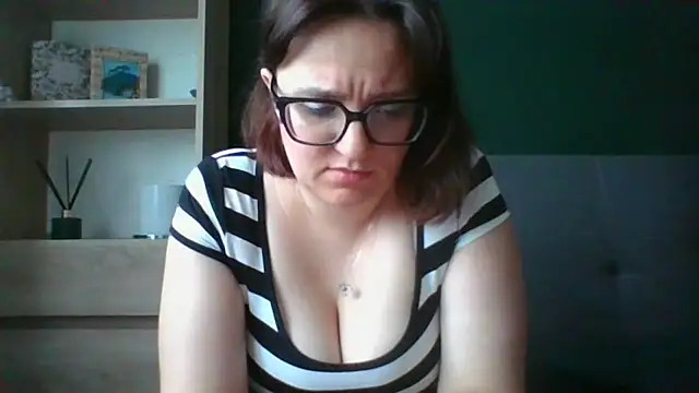 Snapshot of sensual_paris chatting on 07/14/26, 05:23 sensual paris online show from 07/14/26, 05:23