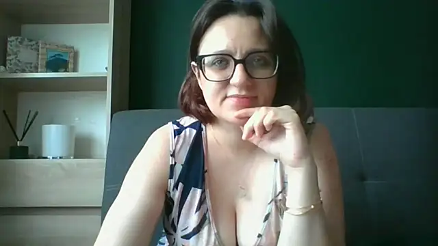 Snapshot of sensual_paris chatting on 07/07/26, 06:47 sensual paris online show from 07/07/26, 06:47