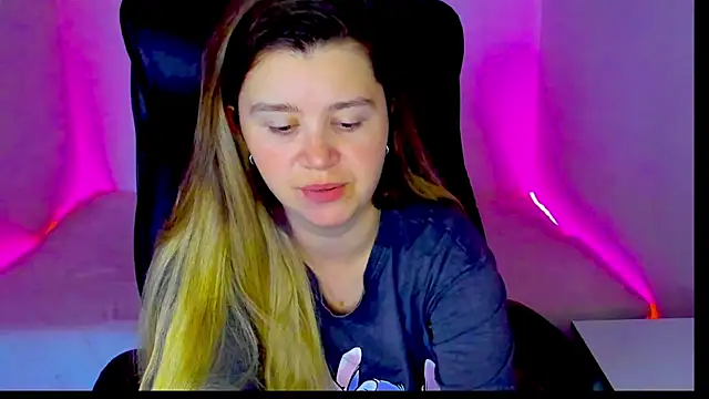Snapshot of Natali_Secret chatting on 06/12/26, 04:16 Natali Secret online show from 06/12/26, 04:16