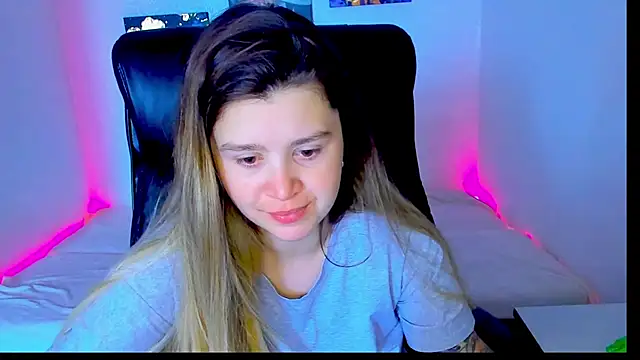 Snapshot of Natali_Secret chatting on 06/21/26, 07:25 Natali Secret online show from 06/21/26, 07:25