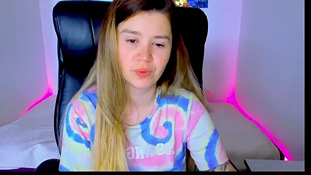 Snapshot of Natali_Secret chatting on 05/12/26, 10:21 Natali Secret online show from 05/12/26, 10:21