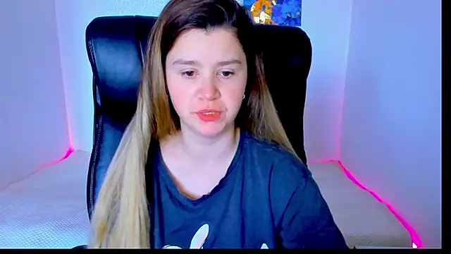 Snapshot of Natali_Secret chatting on 05/13/26, 10:22 Natali Secret online show from 05/13/26, 10:22