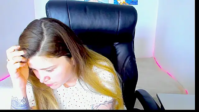 Snapshot of Natali_Secret chatting on 05/16/26, 09:52 Natali Secret online show from 05/16/26, 09:52