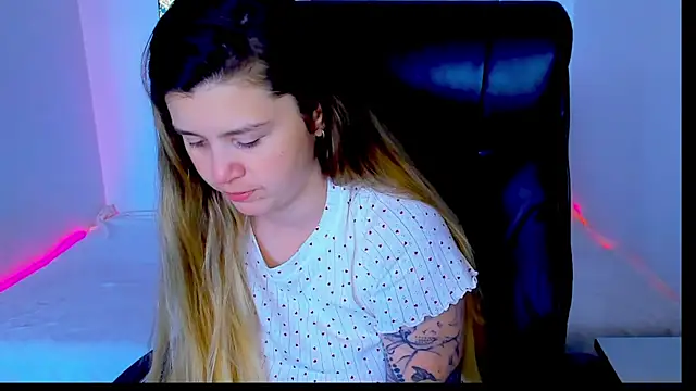Snapshot of Natali_Secret chatting on 05/28/26, 10:00 Natali Secret online show from 05/28/26, 10:00