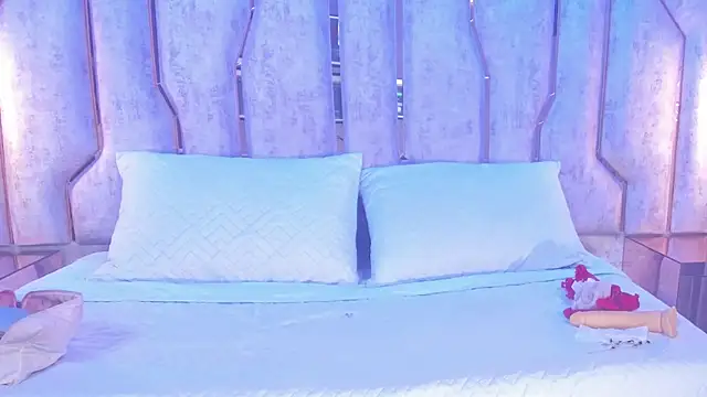 chica nocturna25 online show from 05/11/26, 03:08
