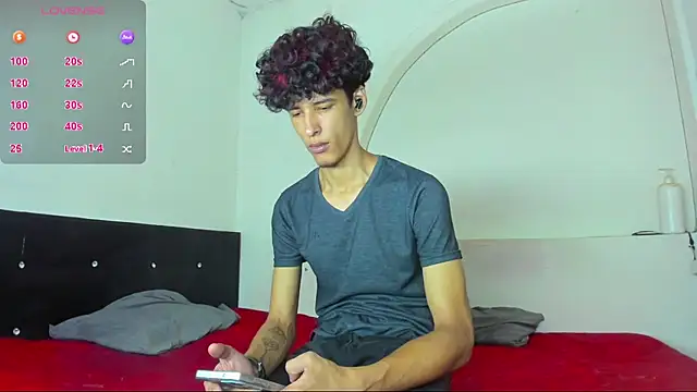 Snapshot of liammendoza98 chatting on 05/11/26, 01:12 liammendoza98 online show from 05/11/26, 01:12