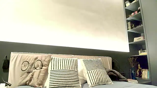 Peachy  online show from 10/12/25, 07:10