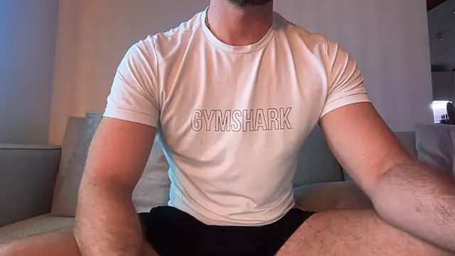Snapshot of gymshrk chatting on 05/20/26, 04:42 gymshrk online show from 05/20/26, 04:42