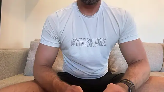 Snapshot of gymshrk chatting on 04/27/26, 10:24 gymshrk online show from 04/27/26, 10:24
