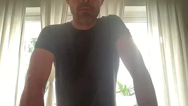 Snapshot of Riccardo86xx chatting on 05/22/26, 03:59 Riccardo86xx online show from 05/22/26, 03:59