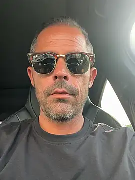 Snapshot of Riccardo86xx chatting on 07/20/26, 03:14 Riccardo86xx online show from 07/20/26, 03:14