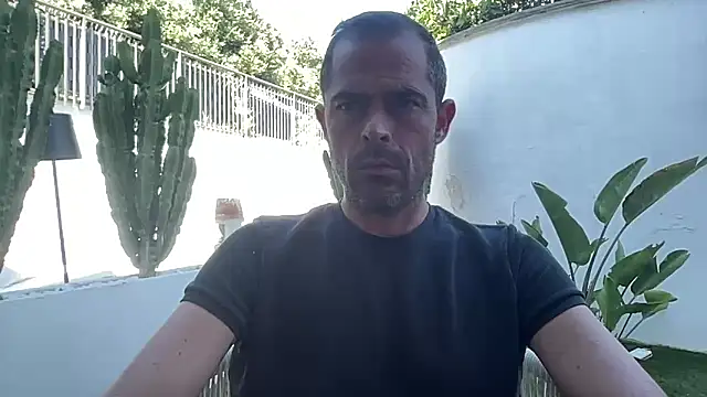 Snapshot of Riccardo86xx chatting on 05/20/26, 02:47 Riccardo86xx online show from 05/20/26, 02:47