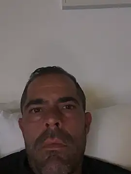 Snapshot of Riccardo86xx chatting on 05/27/26, 08:05 Riccardo86xx online show from 05/27/26, 08:05