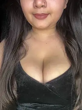 Naughty pooja44 online show from 05/07/26, 10:07