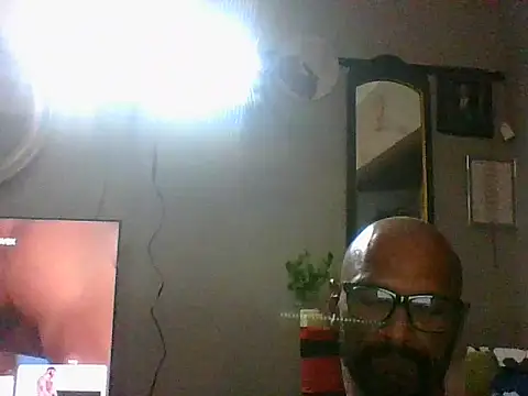 Snapshot of Lulu_Love_69 chatting on 05/20/26, 02:30 Lulu Love 69 online show from 05/20/26, 02:30