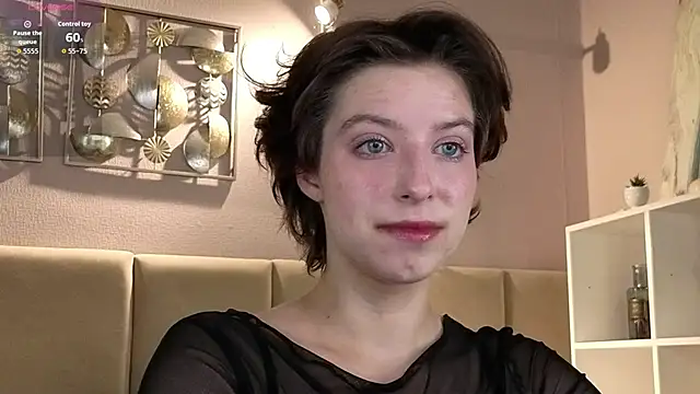 Snapshot of bluebreeze888 chatting on 06/19/26, 03:23 bluebreeze888 online show from 06/19/26, 03:23