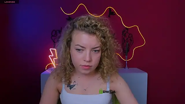 Snapshot of samanta_drive chatting on 05/22/26, 11:19 samanta drive online show from 05/22/26, 11:19