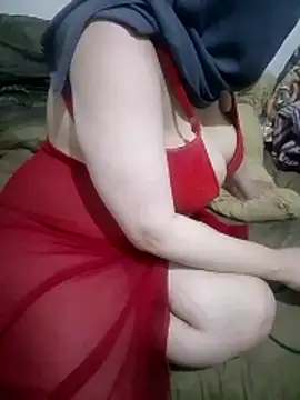 Snapshot of beauty-curvy chatting on 05/09/26, 12:58 beauty-curvy online show from 05/09/26, 12:58