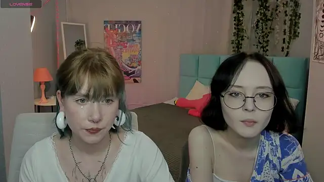 Snapshot of Lilac-Muse chatting on 05/14/26, 11:51 Lilac-Muse online show from 05/14/26, 11:51